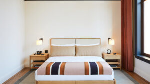 24trending-shophotels1-videoSixteenByNineJumbo1600